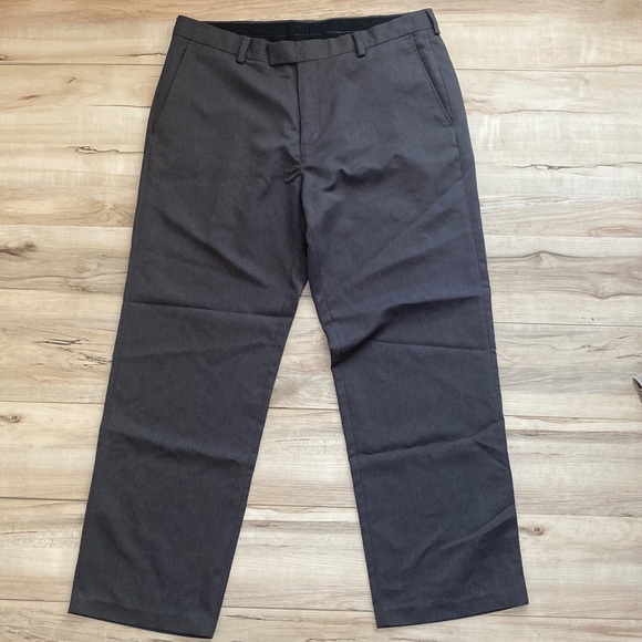 Kenneth Cole Reaction Men’s Grey Dress Pants. Size W36 and L30. Great condition. - Picture 1 of 10